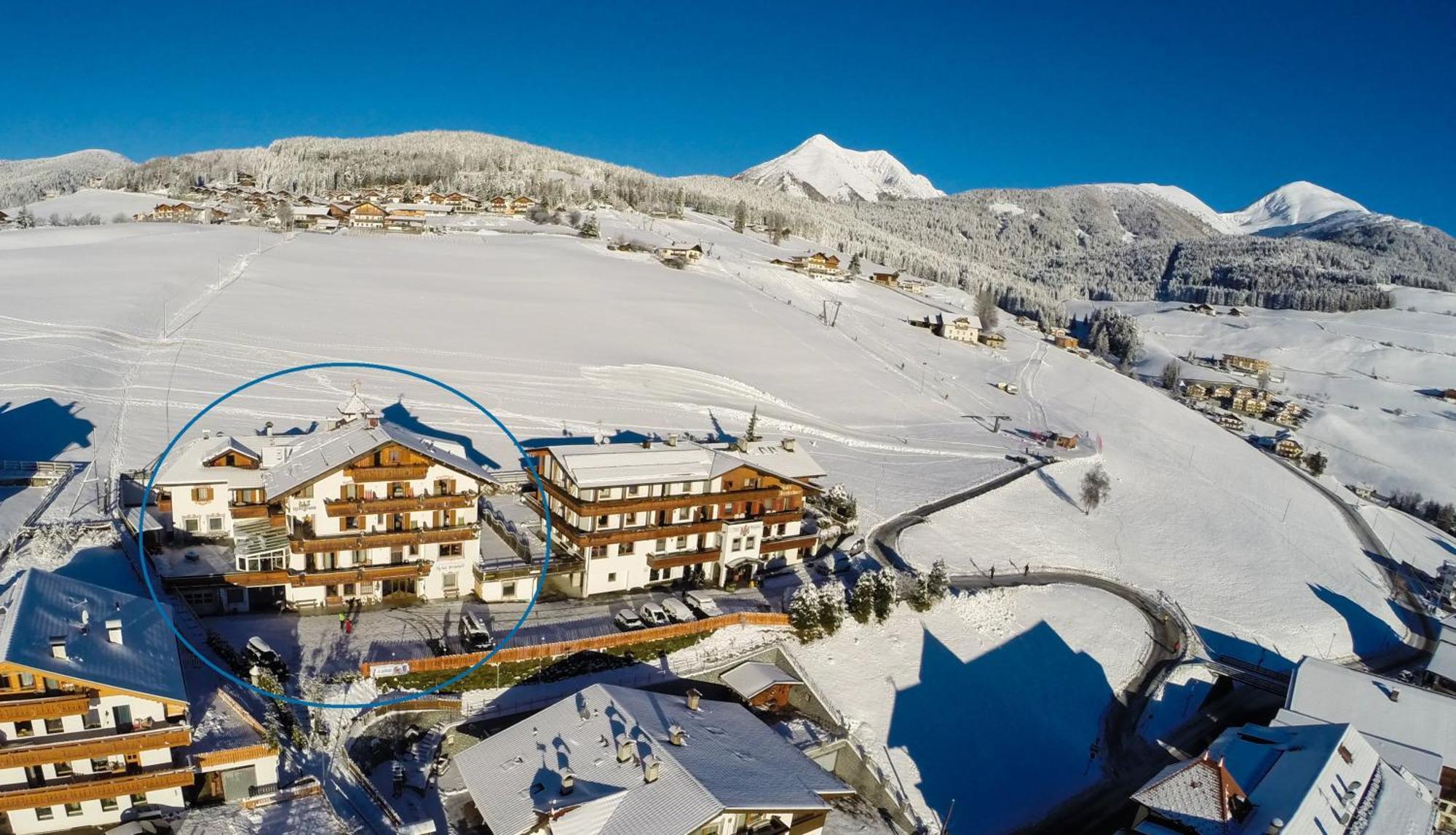 Hotel Kristall Маранца Екстериор снимка